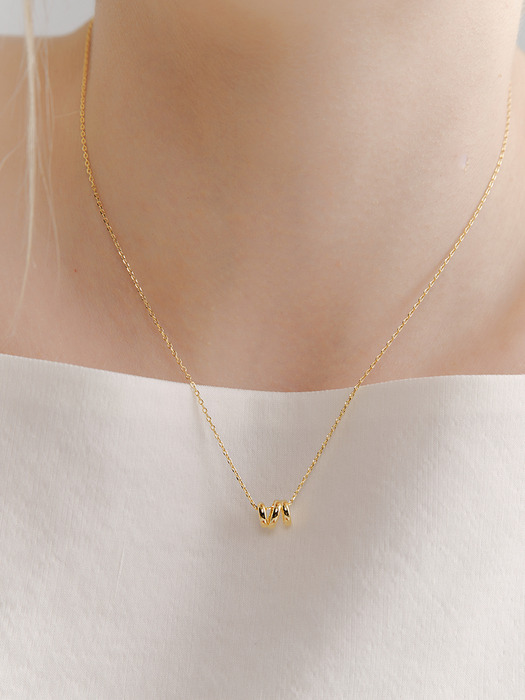 lilies pendant necklace