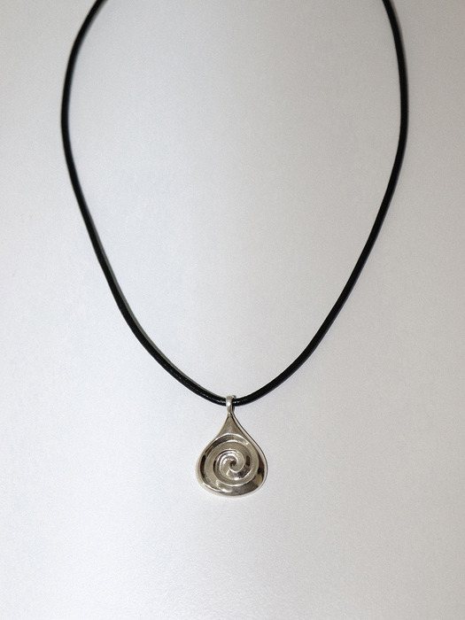 Spiral necklace (glossy)
