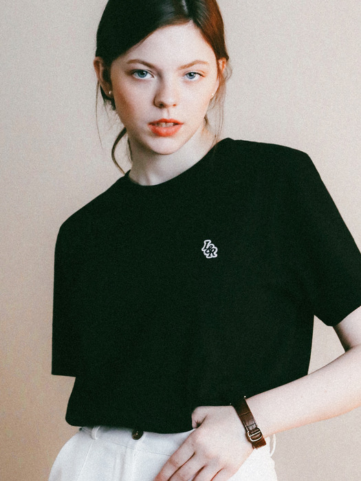 L&R Patch Point Short-Sleeved T-Shirt Black