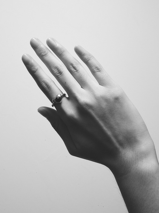[925 silver] Tiny hole heart ring - onyx