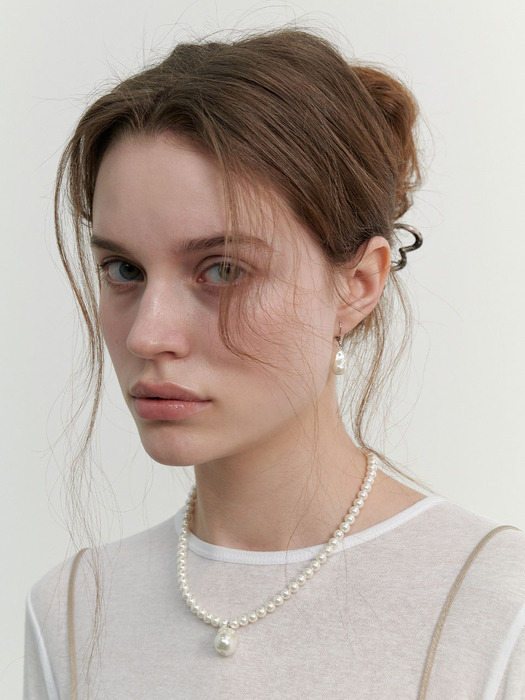 Baroque Pearl Drop Earrings (L241MER060)