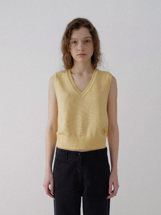 Basic v-neck slipover (Yellow)