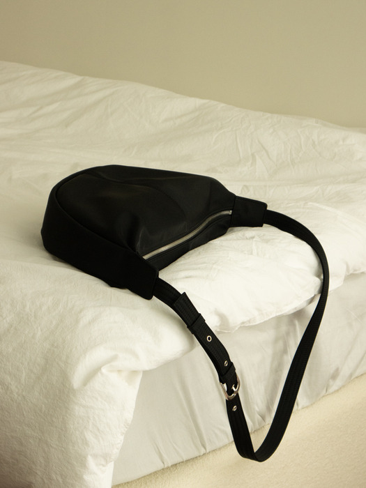 Onde nylon cross bag_black