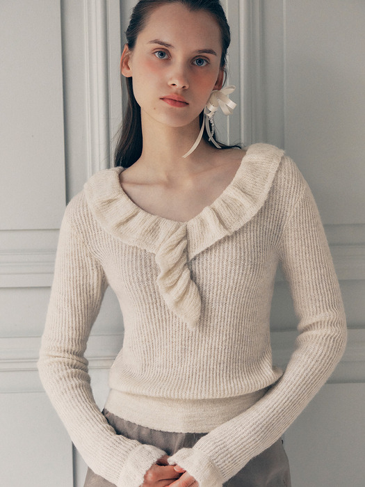 FRILL COLLAR KNIT IVORY