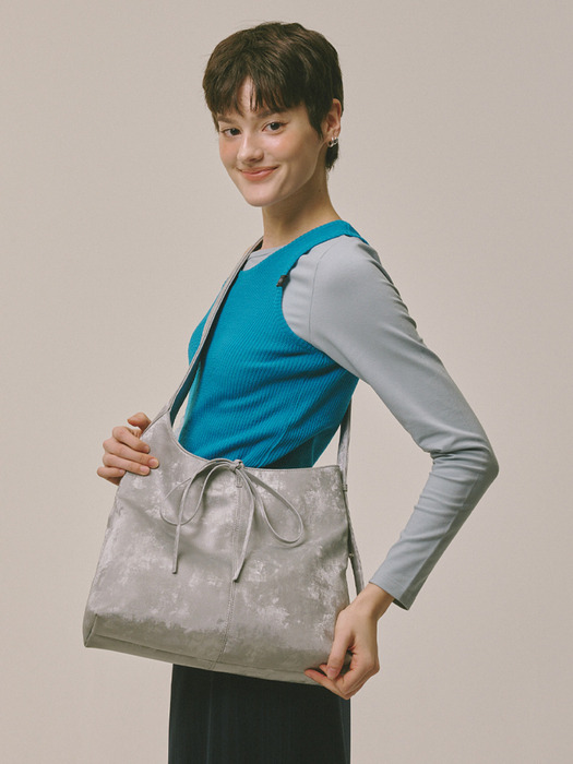 Triangle shoulder bag Silver