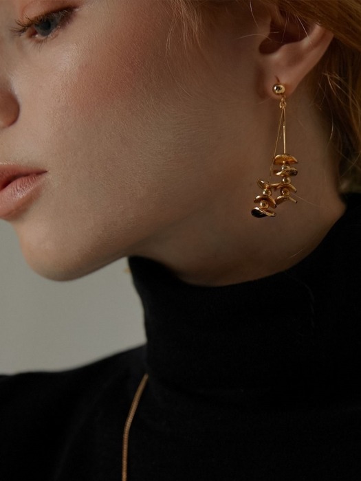Layer upon layer earring  