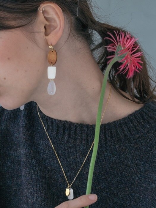 White jade Earrings