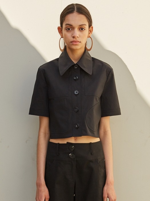 19 SS pocket cropped blouse (black)