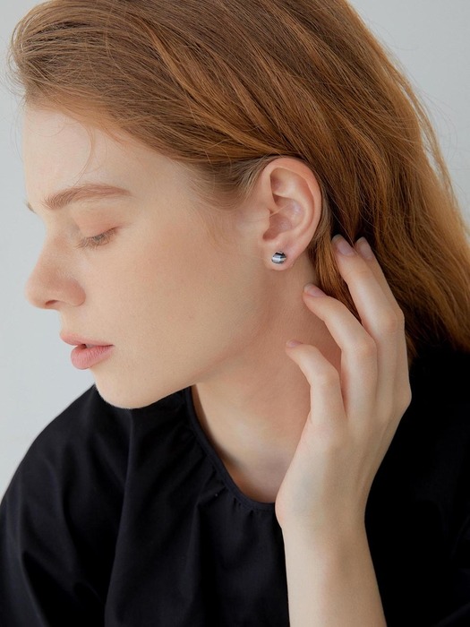 STRATUM daily bothside pearl earring (Black)