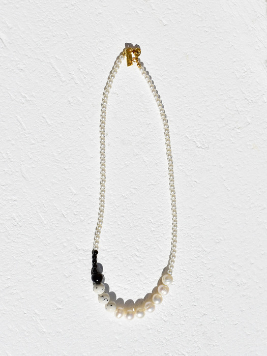 Chloe Pearl Necklace