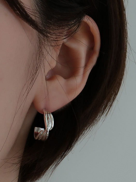 screw earring (small type)