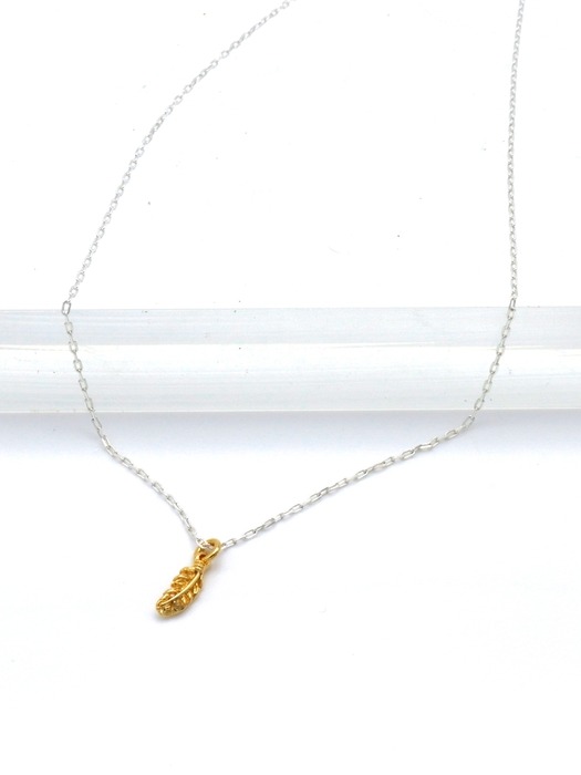 Tiny leaf pendant simple Necklace 나뭇잎 팬던트 실버 체인 목걸이