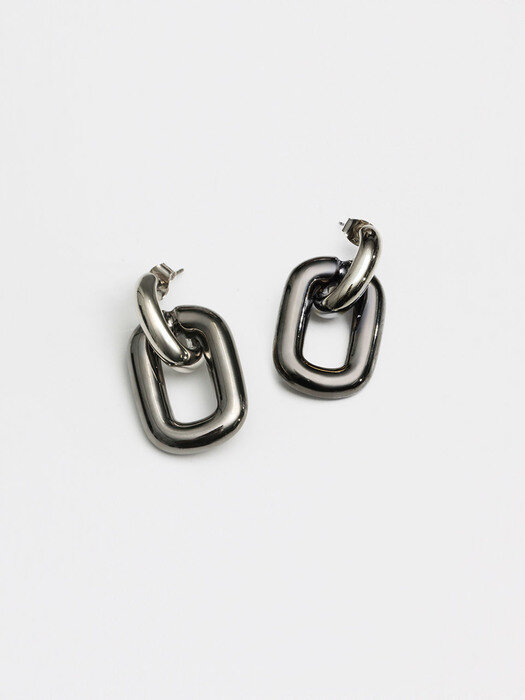 BLACK SQUARE CHAIN EARRING SILVER