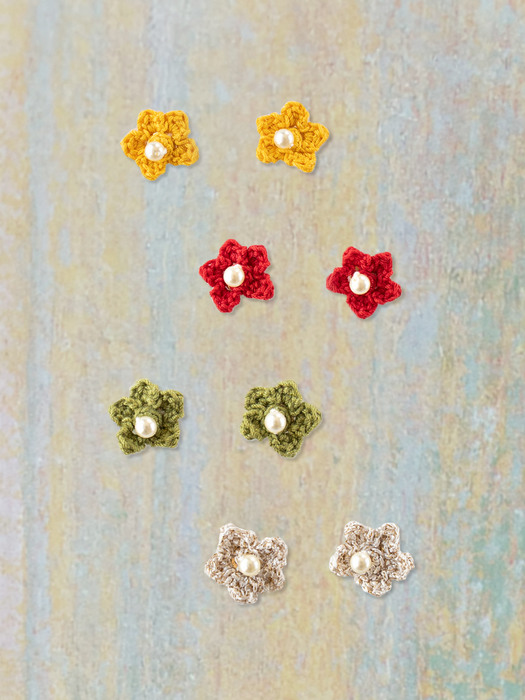Lovely colorful knit flower earring