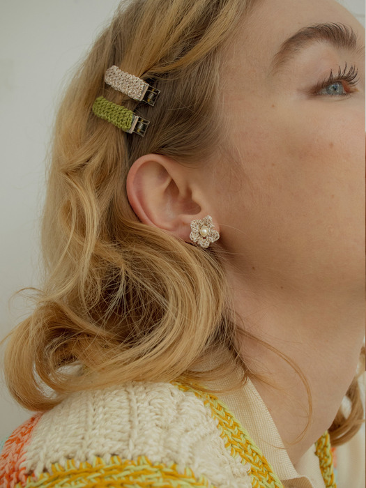 Lovely colorful knit flower earring