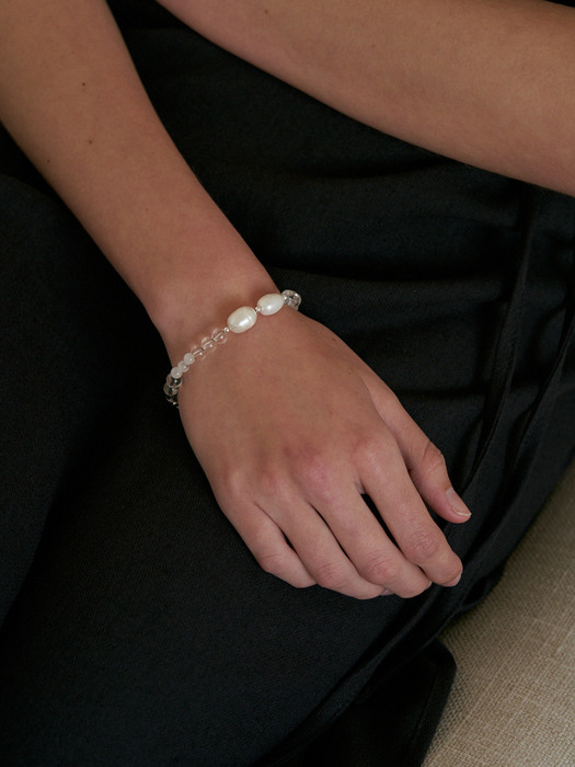 #005B Pearl Jade Glass Bracelet