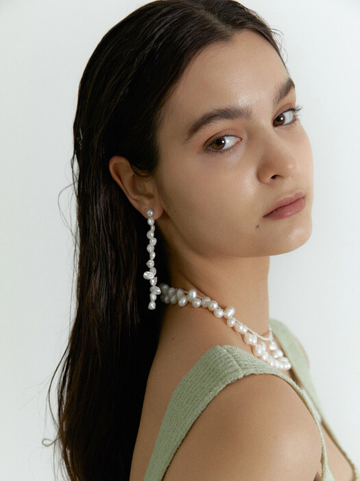 Irma pearl earring