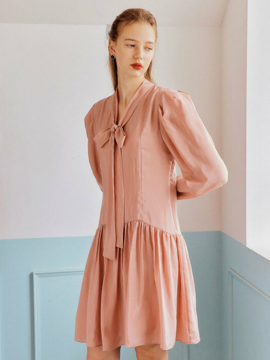 핑크 라니 리본 타이 드레스 / PINK LANI RIBBON TIE DRESS