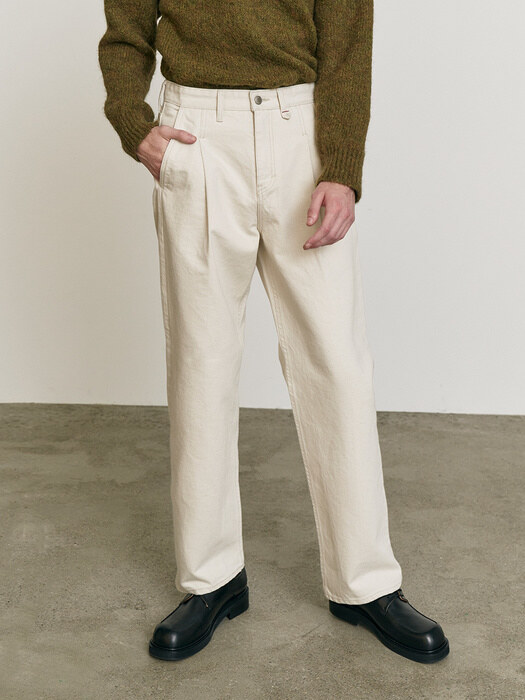 One Tuck Wide Cream Jeans