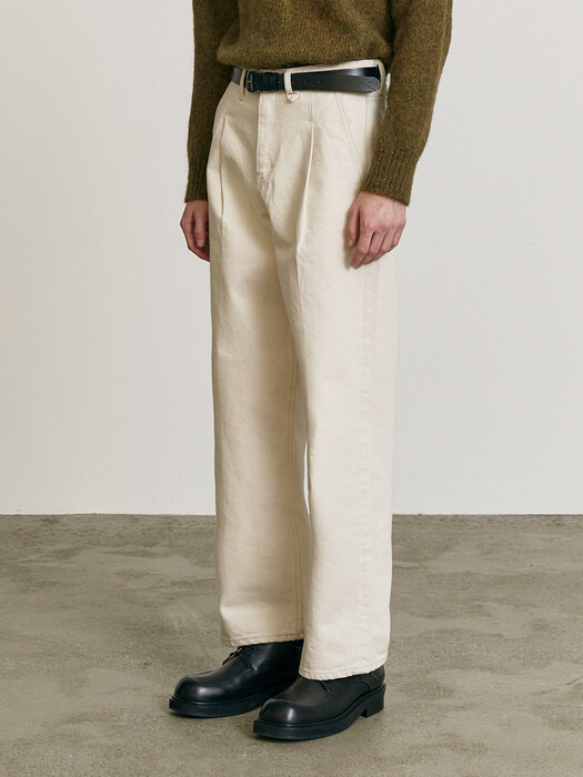 One Tuck Wide Cream Jeans