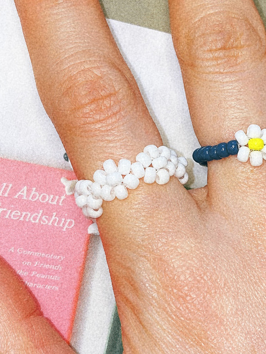 White Flowers Beads Ring 비즈반지