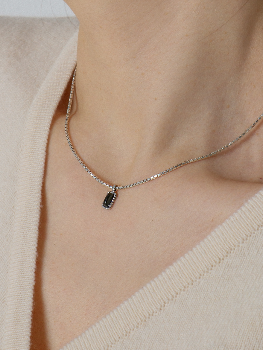 Oblong Onyx Chain Silver Necklace In200 [Silver]