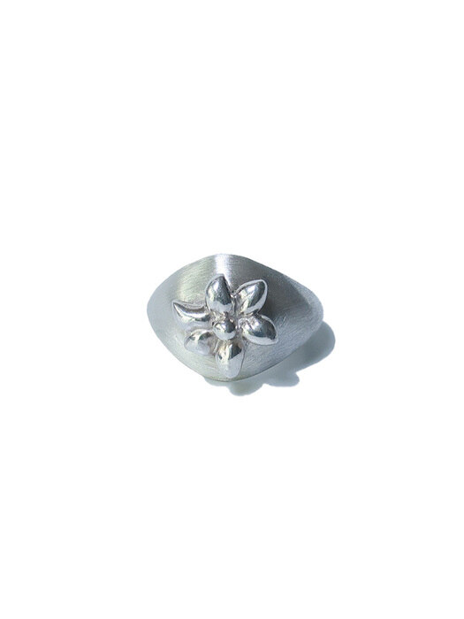 Flower dome ring