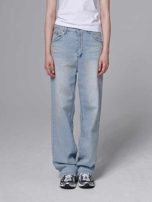 Stain washed semi wide jean