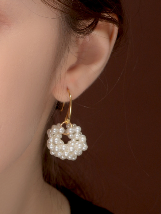 cream pearl wreath earrings