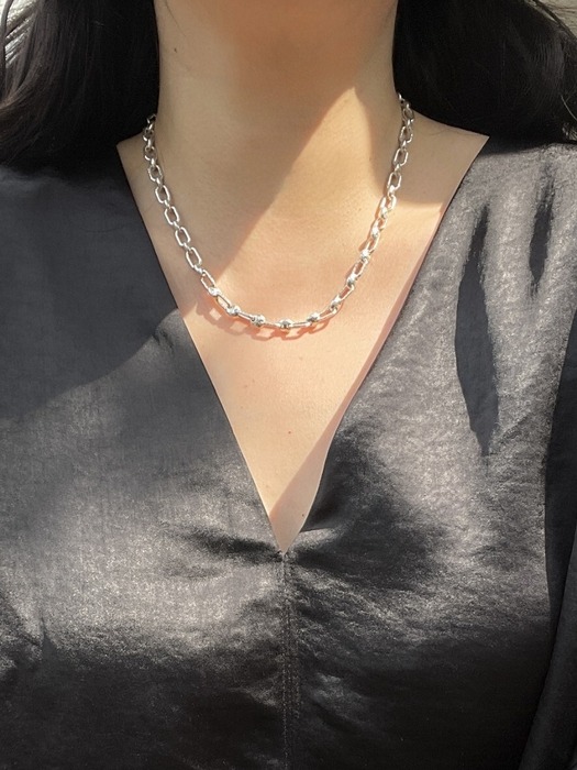 essential silver link necklace