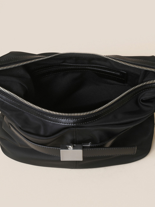 Nova Tote 24 Nylon (Black)_RCBTX24665BKX