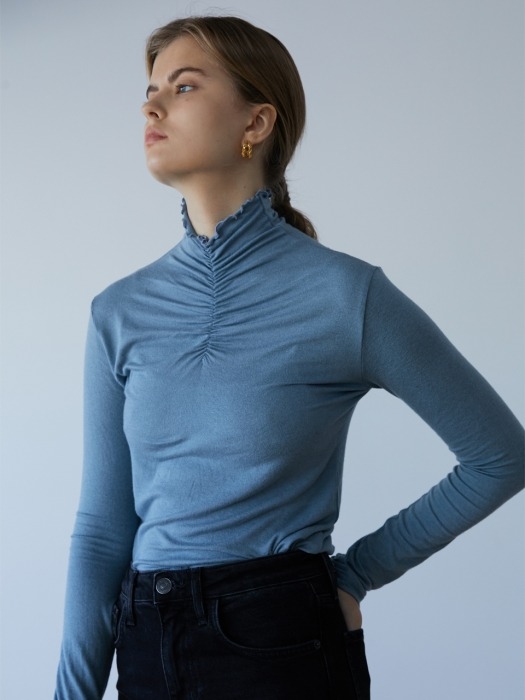 Wrinkle Turtleneck Tee-Sky Blue