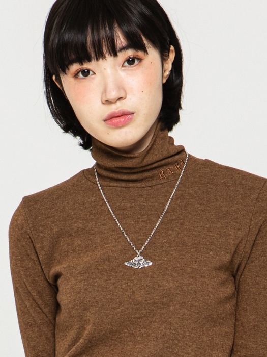 NAPPING TURTLE NECK SLIM TOP [BROWN]