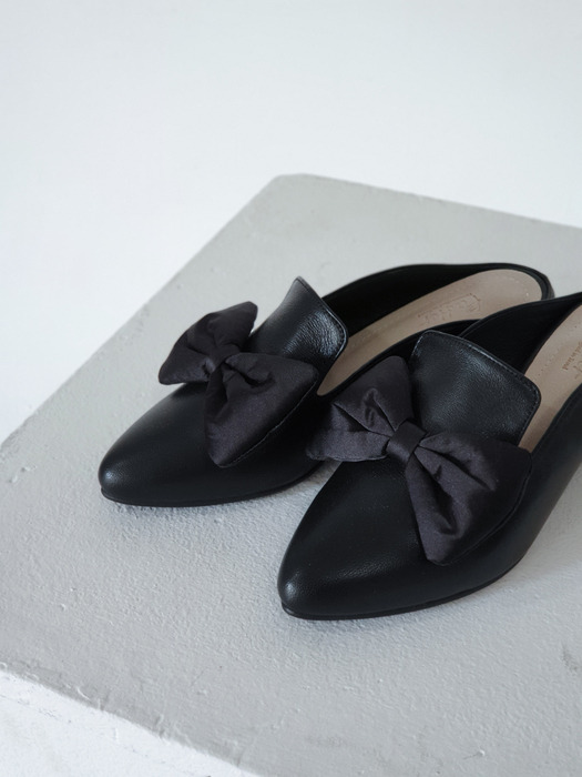 Cozy Ribbon Mule (Black)