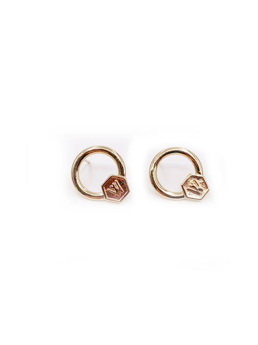 1st W stamp Earring (Gold)
