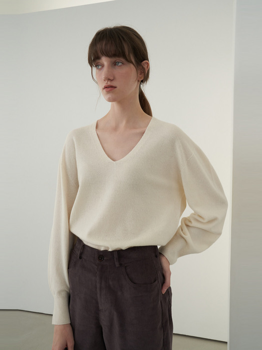 Volume sleeved knit top (ivory)