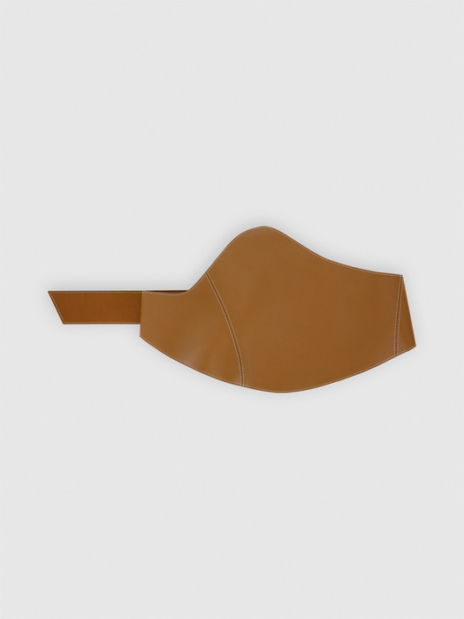 CURVED LEATHER BELT (TAN)