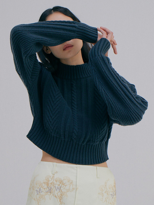 Short Cable Sweater Top_Charcoal