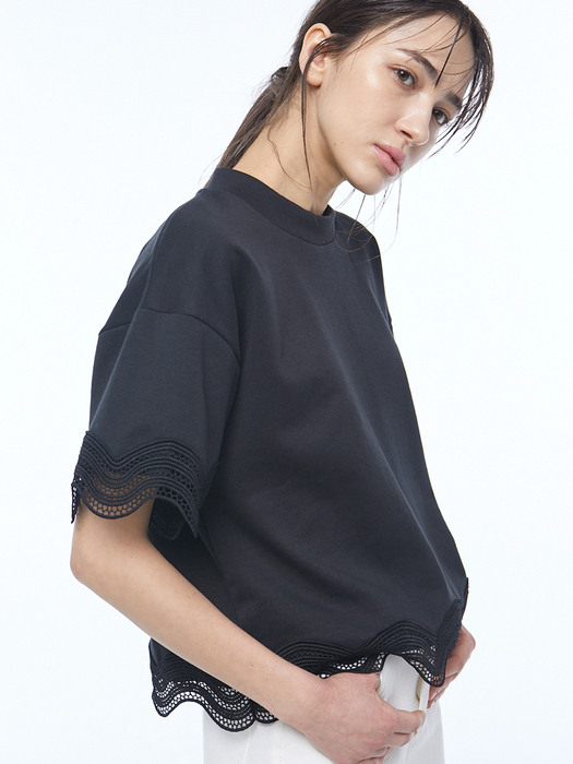 Wave Lace Crop T-Shirt in Black