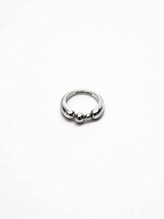 SILVER BALLS RING 012