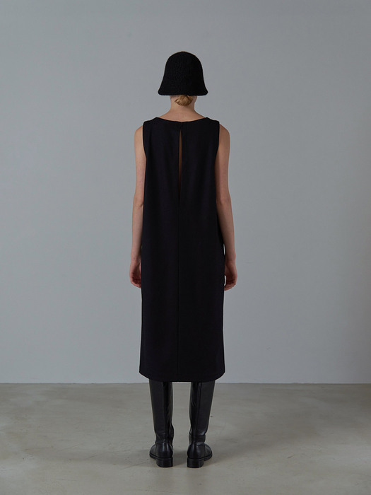 Wool sleeveless dress (black)