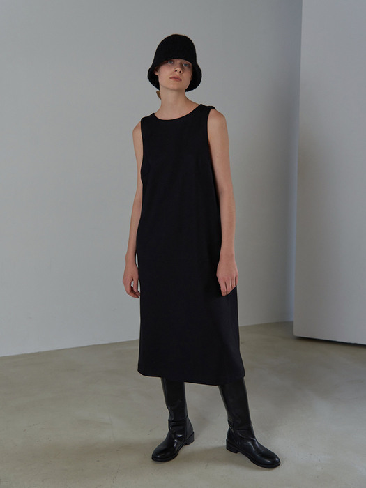 Wool sleeveless dress (black)