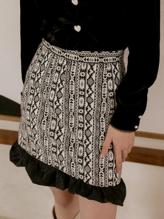 Ruffle jacquard short skirt