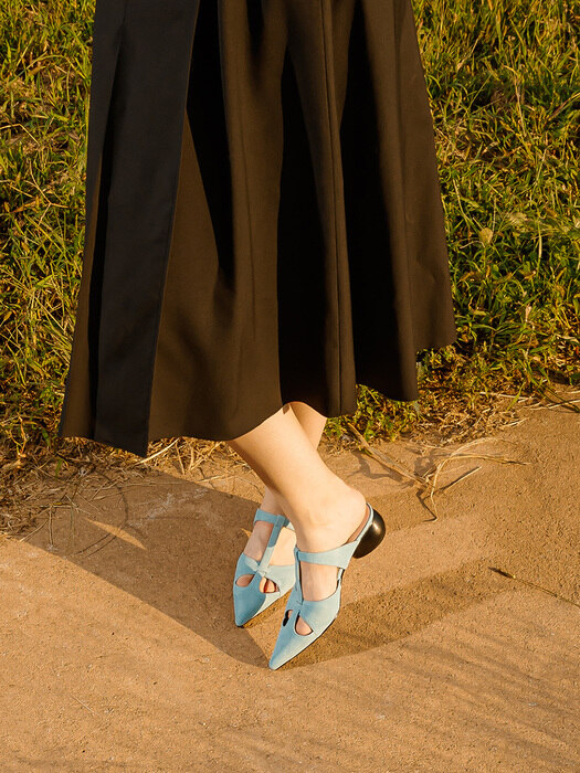 Extreme Sharp toe mules | Baby blue