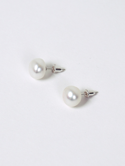 button pearl earring