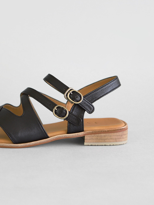 Leather Crossover Sandals . Black