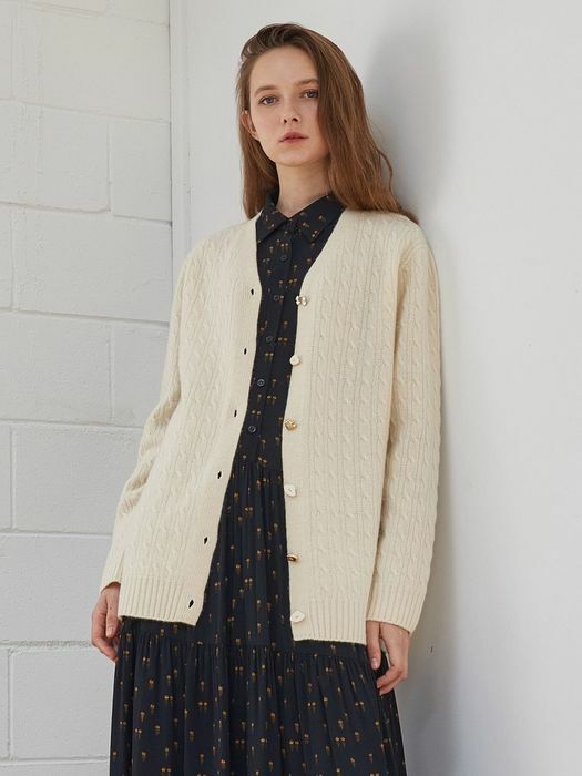 CABLE KNIT CARDIGAN_IVORY