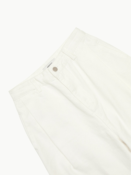◎AMOMENTO◎ GARCONNE DENIM PANTSWHITE AM23SSW02DNWH AMOMENTO New Garconne Pants | Garmentory