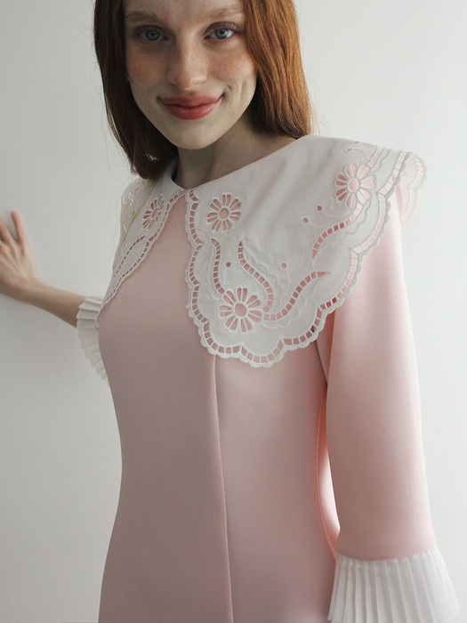 Daisy collar dress (Light pink)