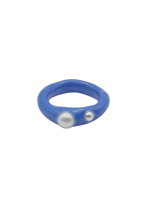 pearl embrace ring